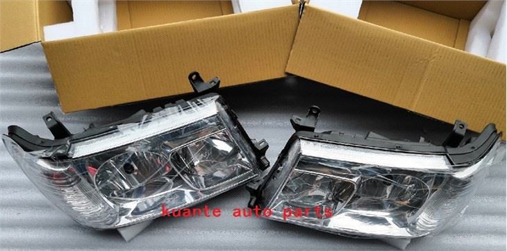 مصباح أمامي تويوتا لاندكروزر FZJ100